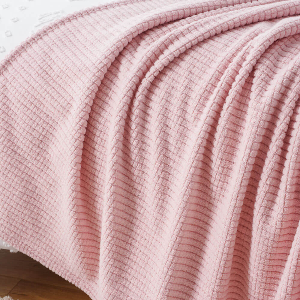 jacquard grid plush blanket 2