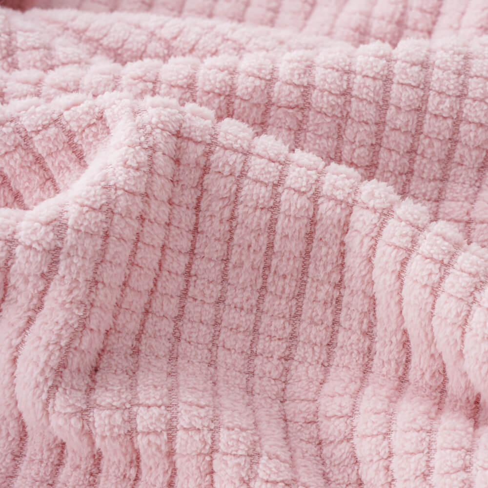 jacquard grid plush blanket 4