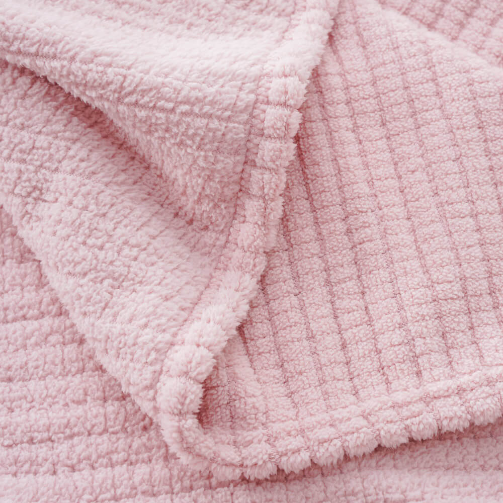 jacquard grid plush blanket 5