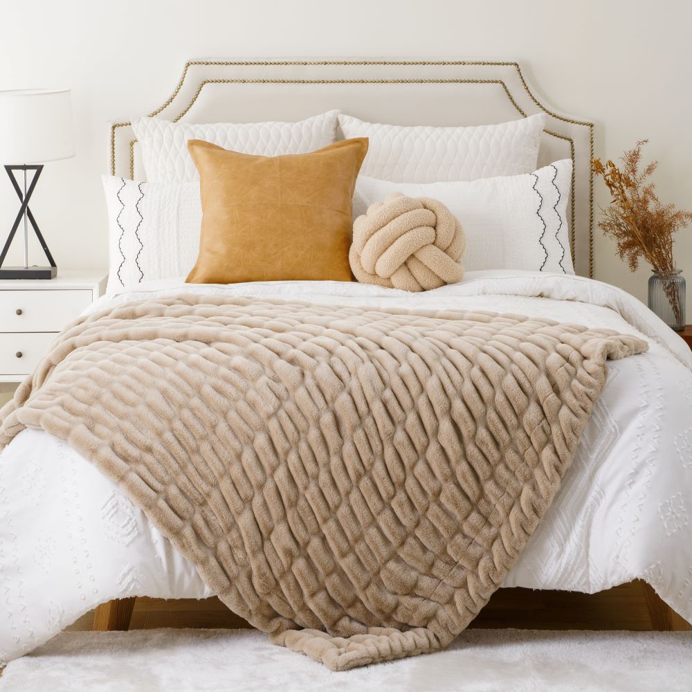 Doublesided Ripple Faux Fur Blanket zero shed & stable quality