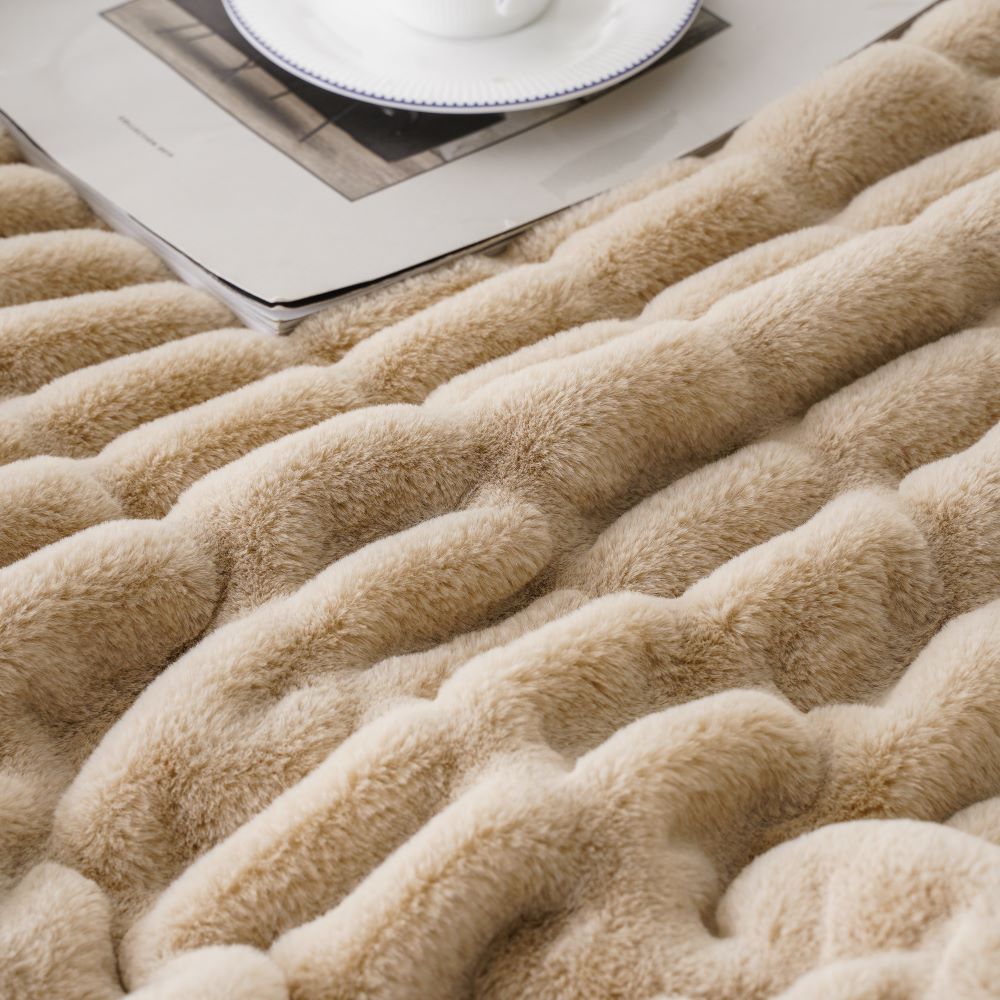 Doublesided Ripple Faux Fur Blanket zero shed & stable quality
