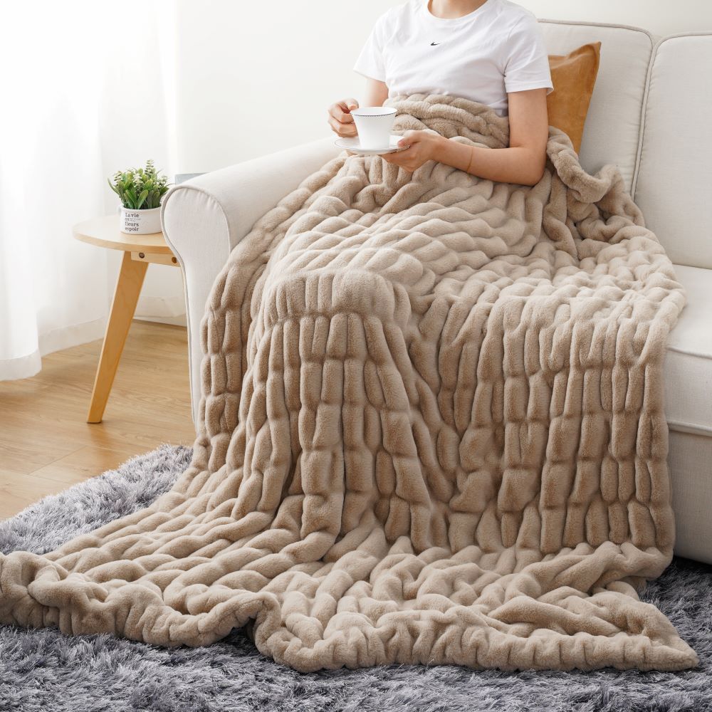 Doublesided Ripple Faux Fur Blanket zero shed & stable quality