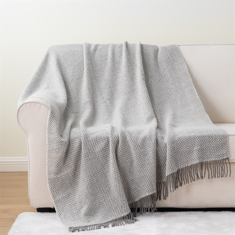 Eye-catching Wool Throw - olive