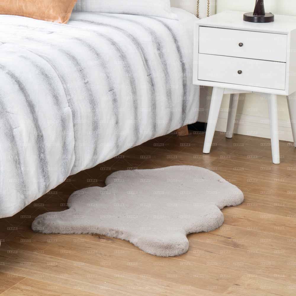 Thick Faux Sheepskin Bedside Rug 6