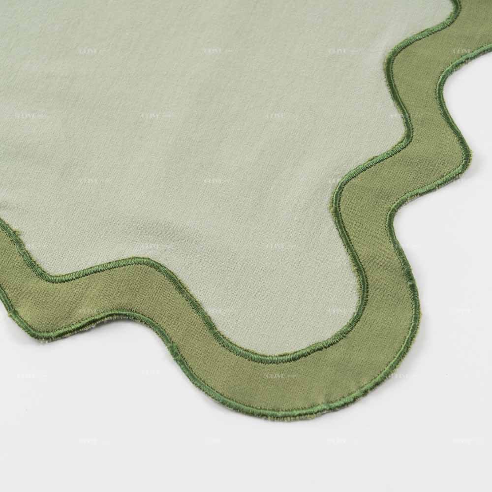 Double scalloped napkins 3