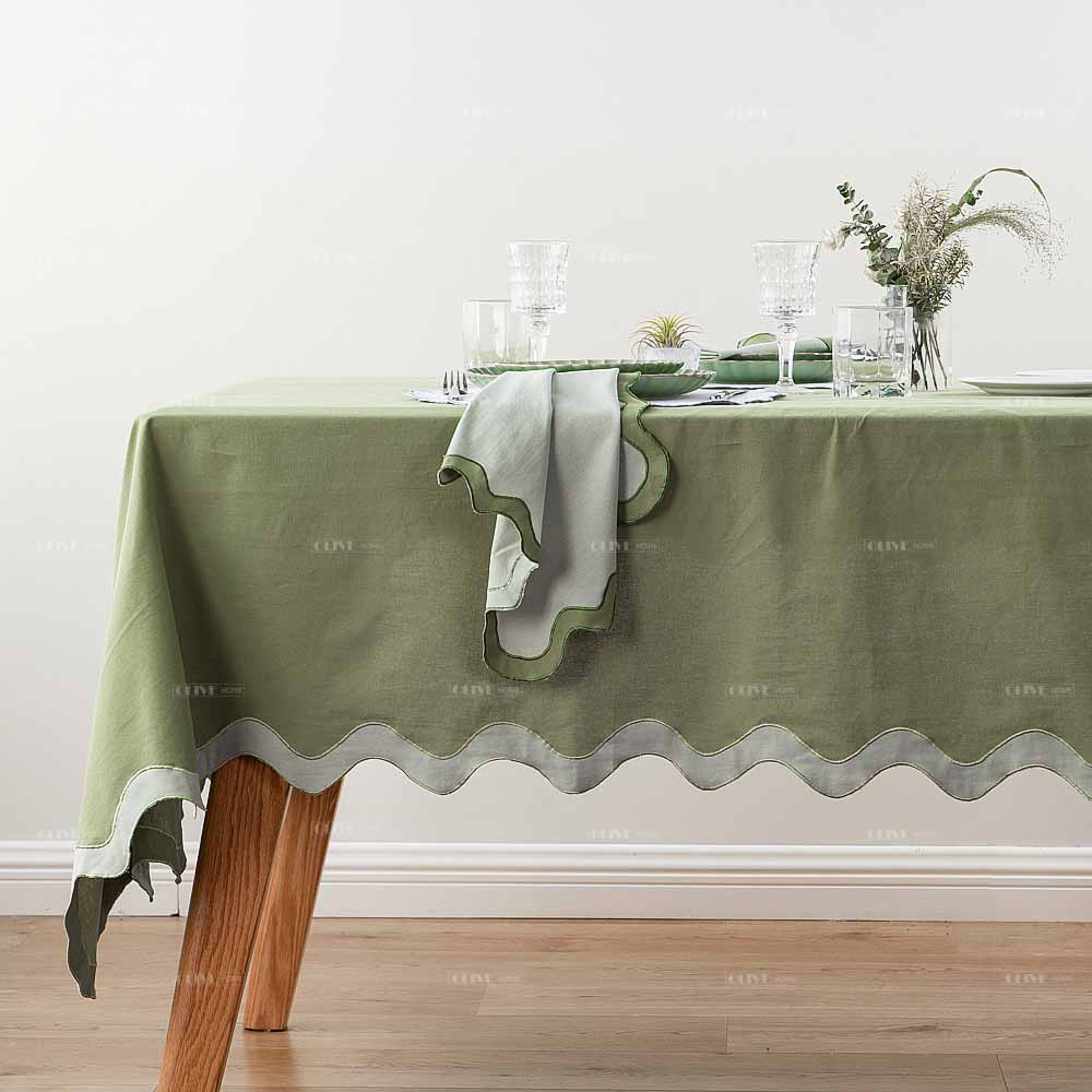 Double scalloped napkins 4