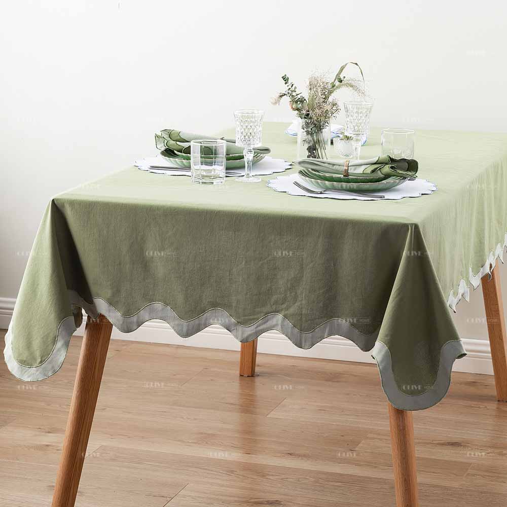 Double scalloped napkins 5