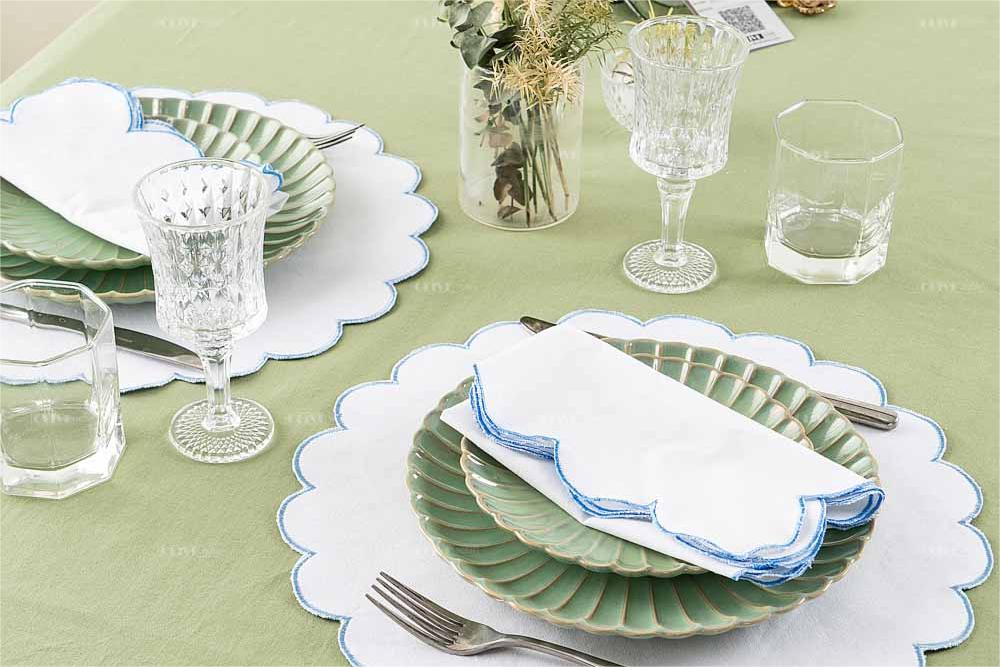 Scallop Tablecloth 9