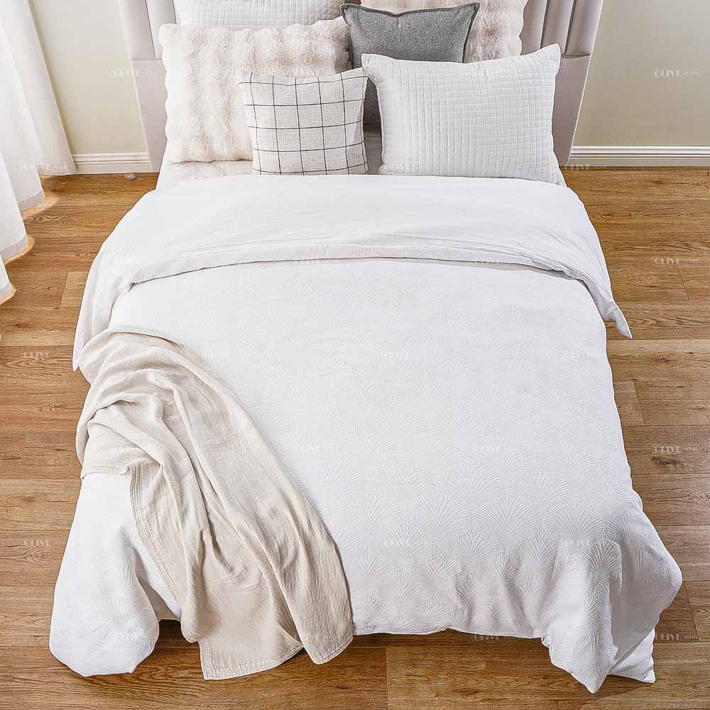 Cotton white matelasse duvet cover 9