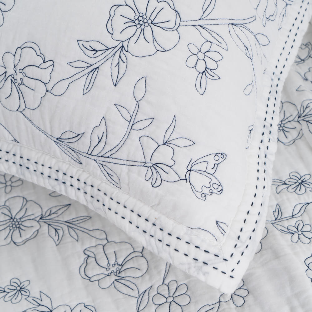 Customized 100 Cotton Flower Design Embroidered Bedspread Quilt Sets Reversible 5