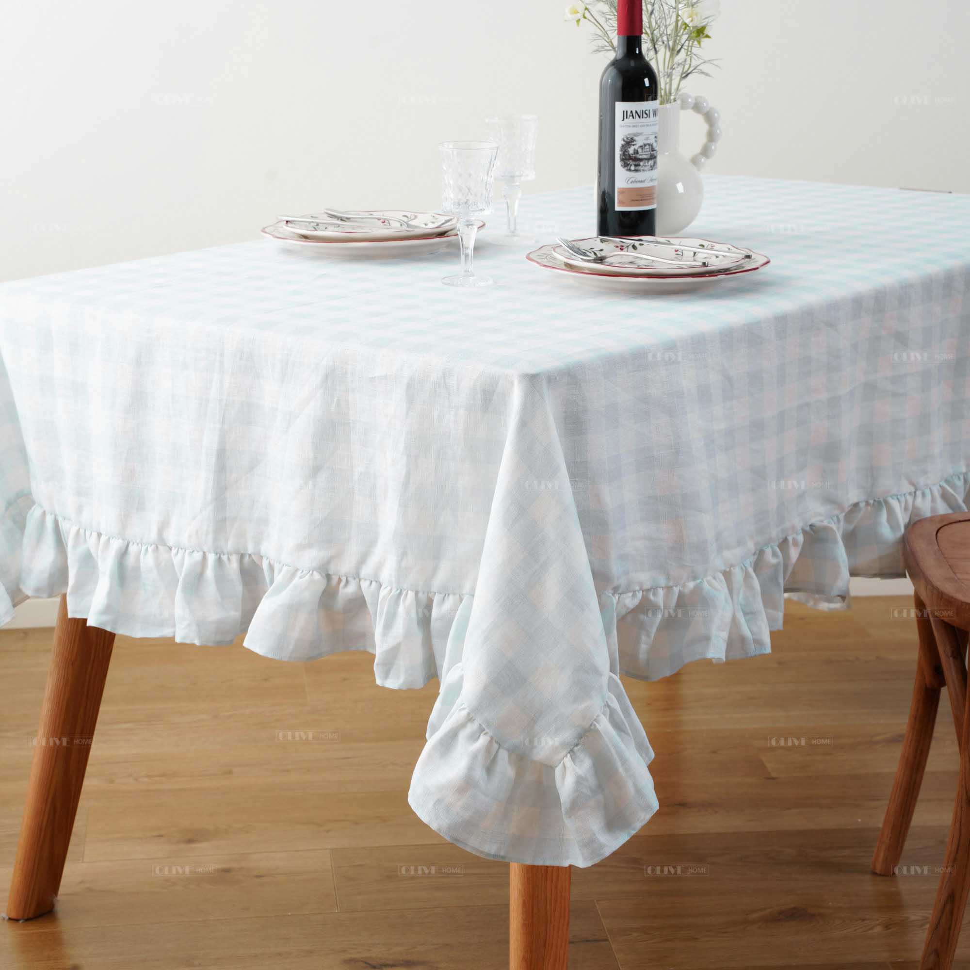 ruffled organic cotton tablecloth 1