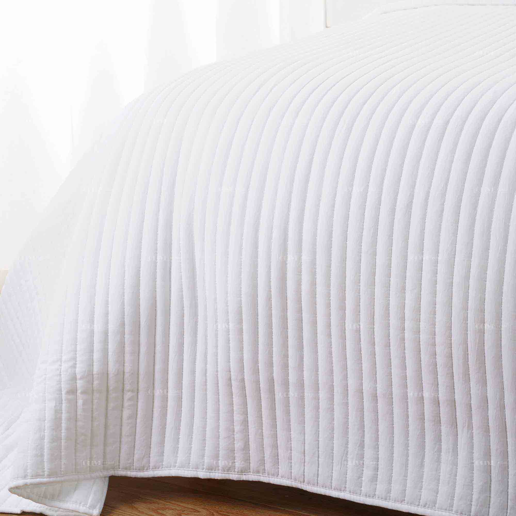 Striped cotton coverlet 2