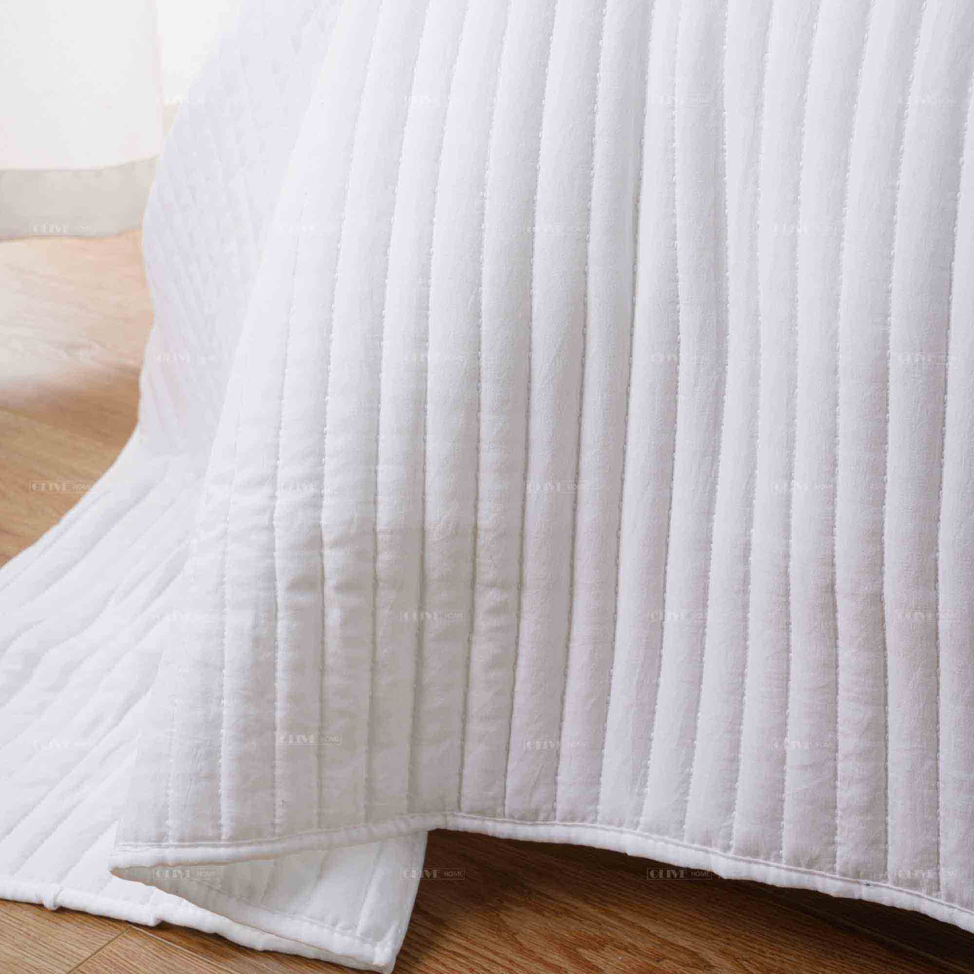 Striped cotton coverlet 3