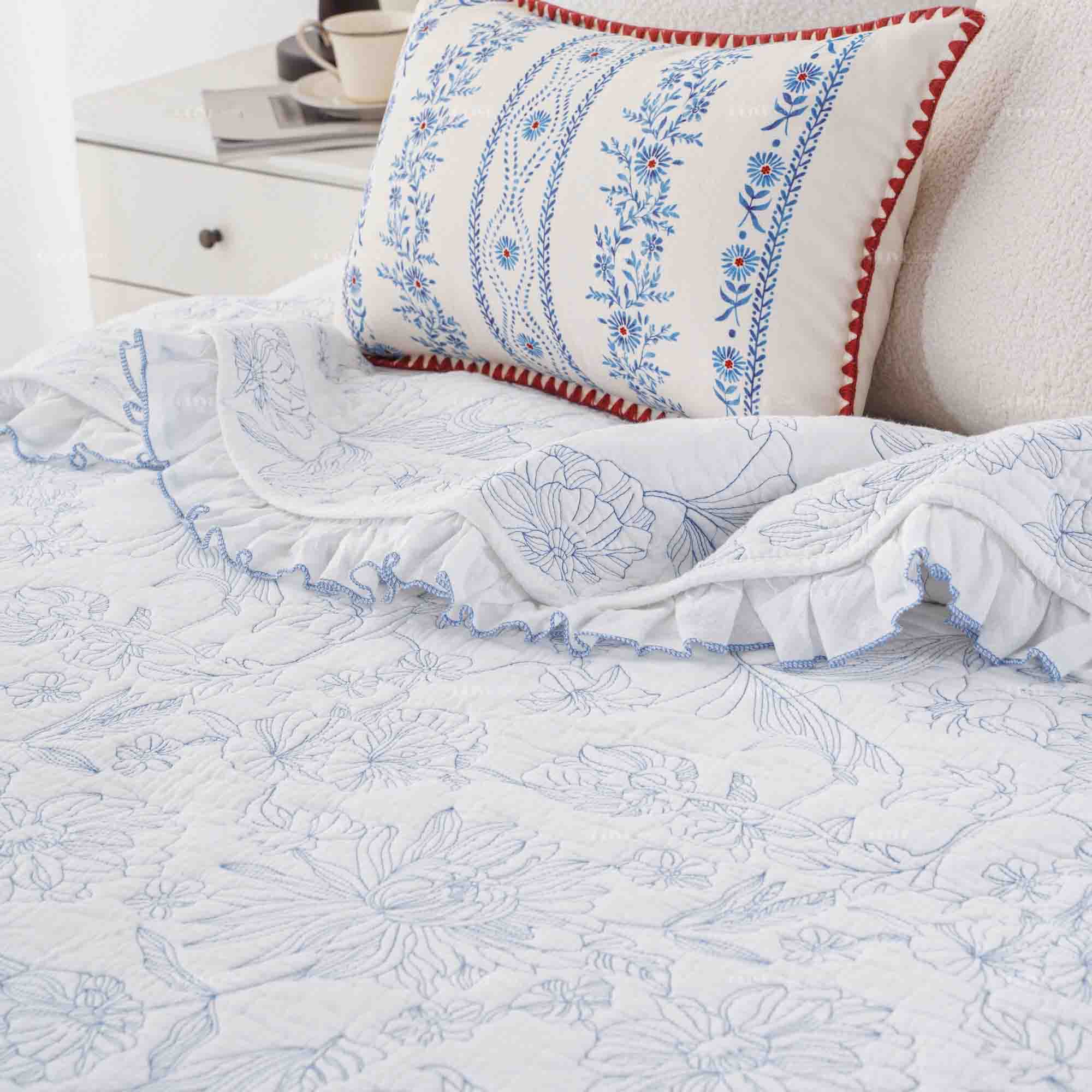 Ruffle Bedspread 11