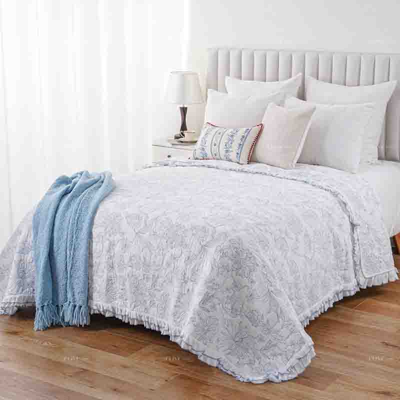 Ruffle Bedspread 4