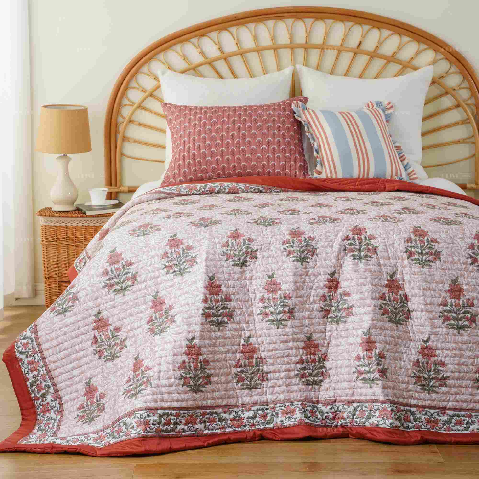 Cotton sateen bedspread 1