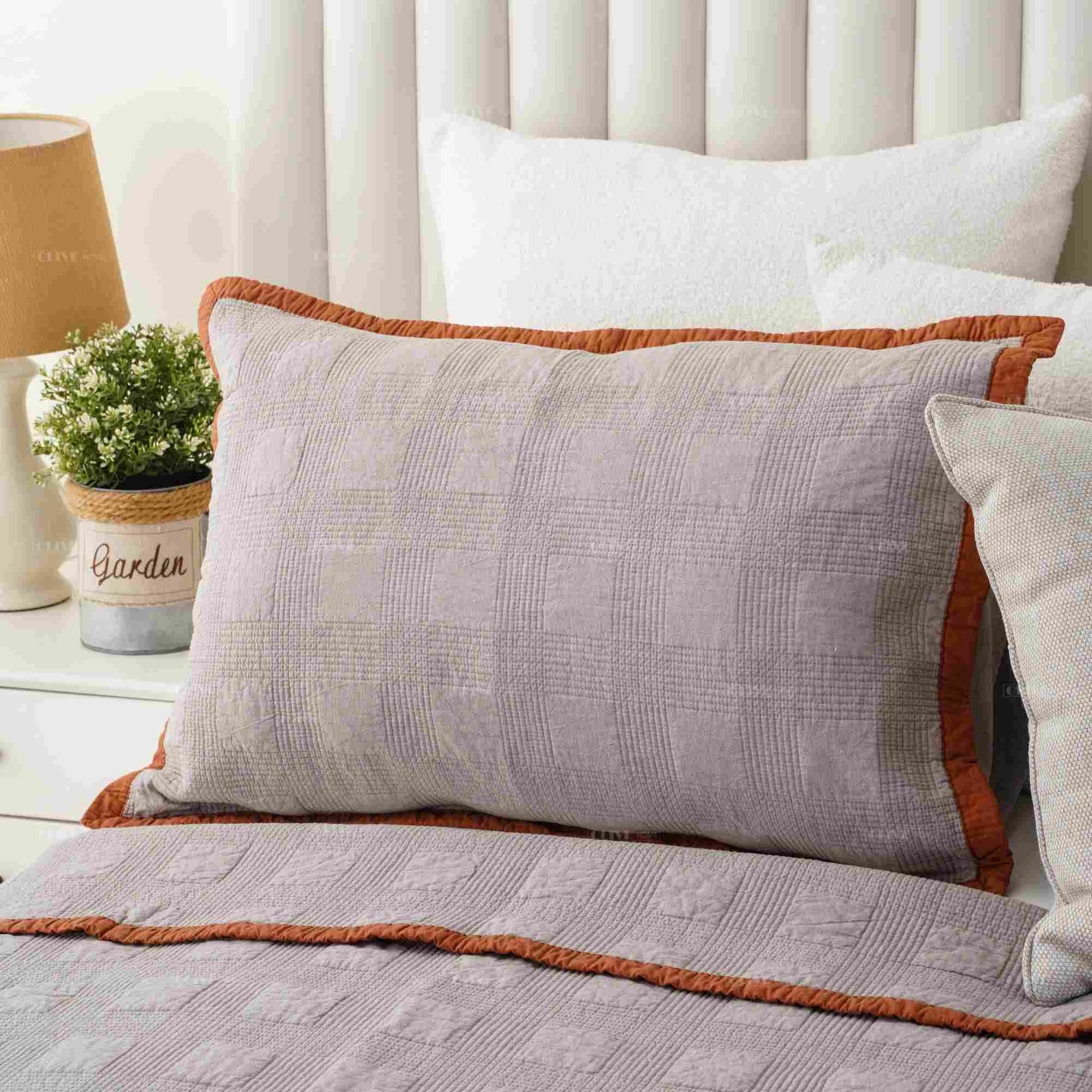 Outline Cotton Quilted Bedspread 3