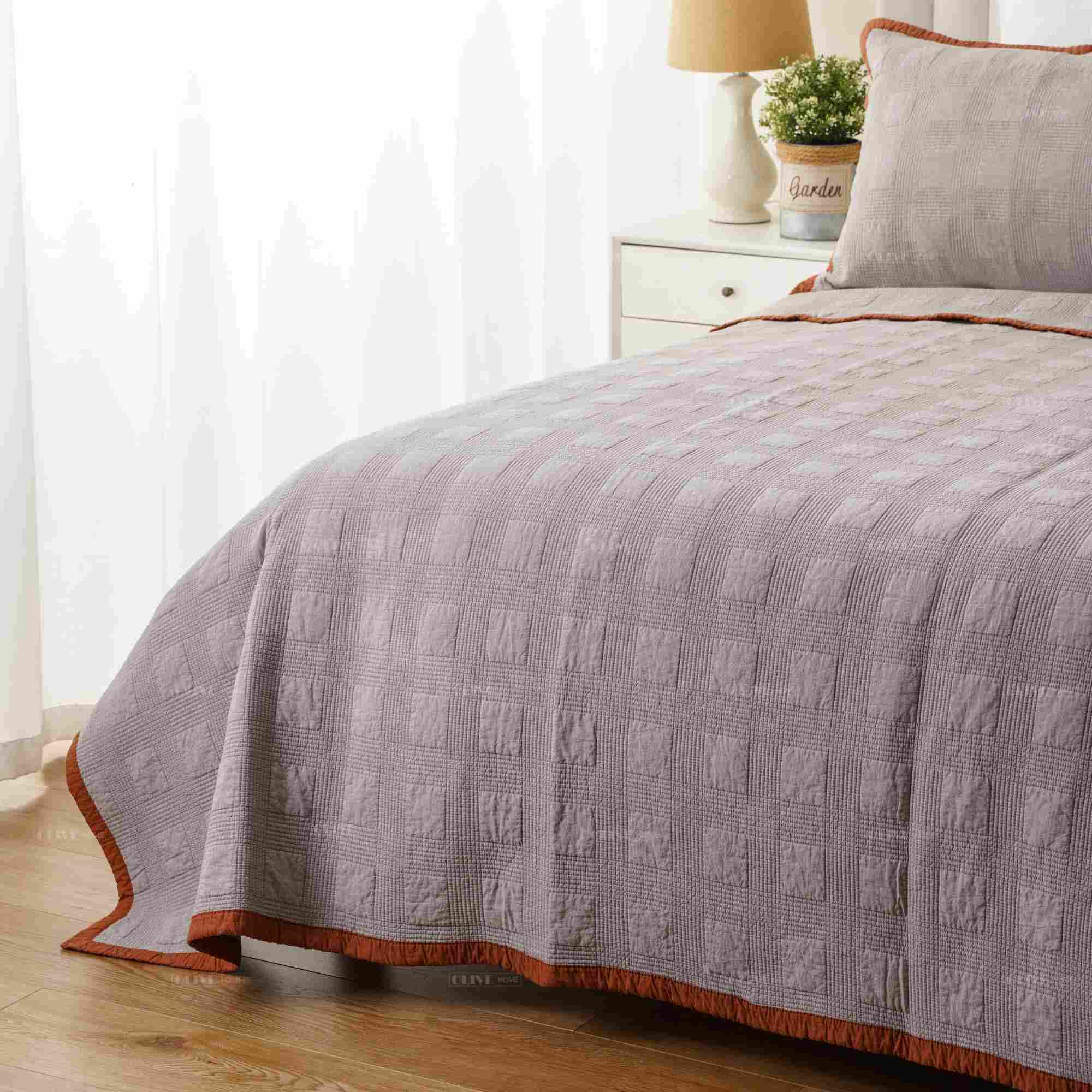 Outline Cotton Quilted Bedspread 4