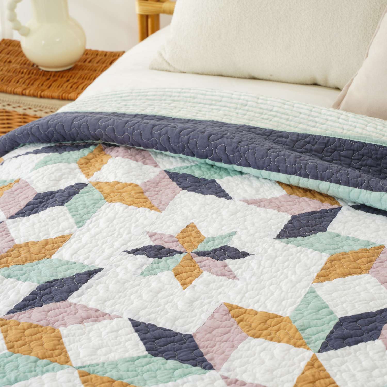 Patchwork Cotton Quilted Bedspread 5 Patchwork Cotton Quilted Bedspread 5